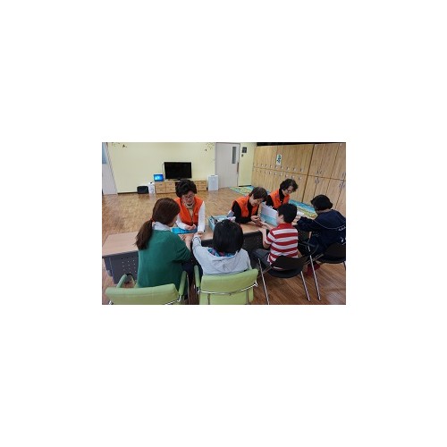 [주간보호센터] 10월 취미활동(네일아트 실시)