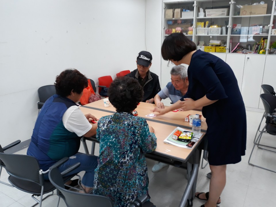 치매예방_집단상담_1-2.jpg